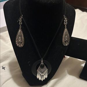 Elegant Silver custom jewelry Pendant Necklace and Earring Set